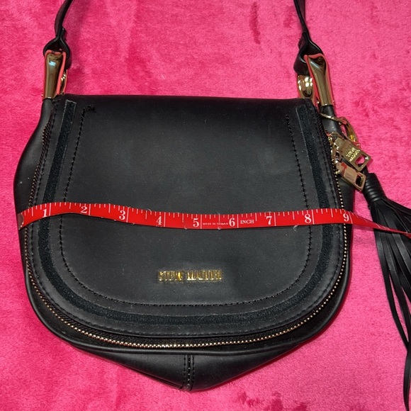 Steve Madden Crossbody Saddle Bag - Picture 9 of 10